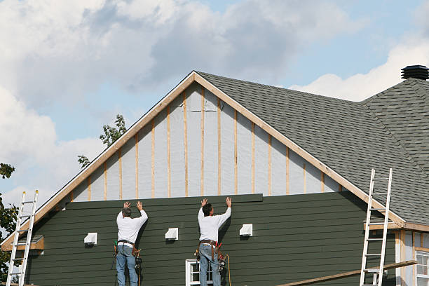 Professional Siding technician working in Pleasant Plain, OH